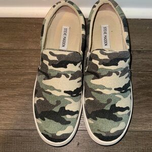 Steve Madden Camo Sneaker